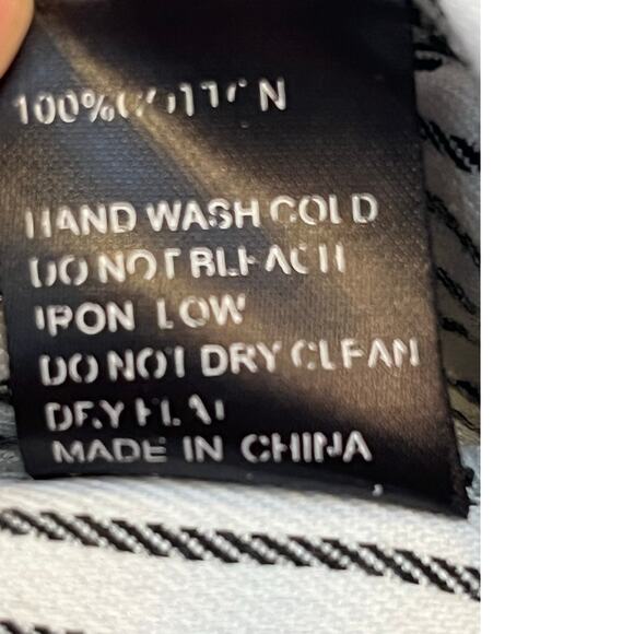 POL Women’s Size S White/Black Striped Long Sleeve Collared Button Front Shirt - Picture 4 of 8